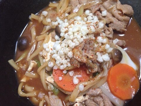 揚げ玉タップリ！！味噌ベースの煮込みうどん☆